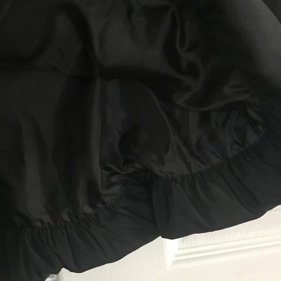 WHITE HOUSE BLACK MARKET:  BLACK STRAPLESS  DRESS WITH BUBBLE HEM SIZE  0 - Picture 3 of 4